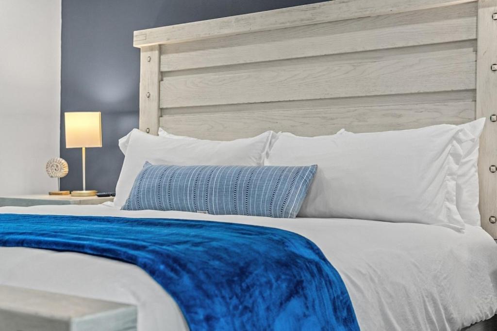 Newly Remodeled Beachfront Townhome - Sleeps 14 Panama City Beach Bagian luar foto