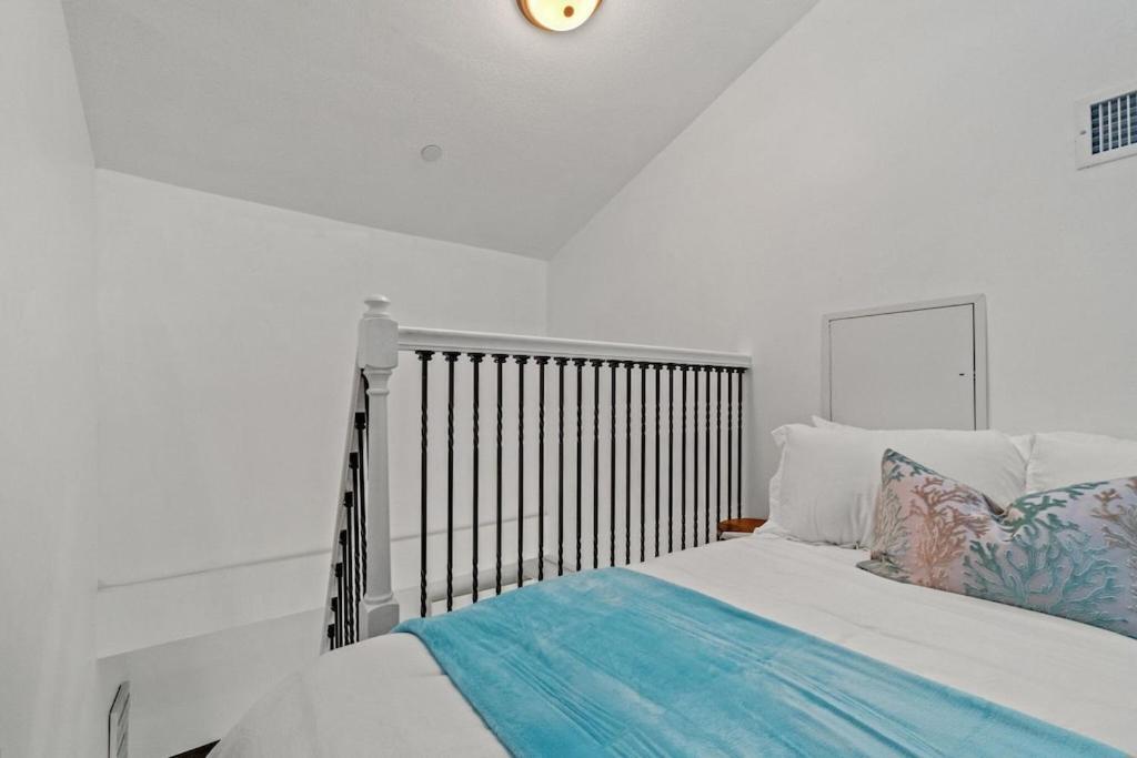 Newly Remodeled Beachfront Townhome - Sleeps 14 Panama City Beach Bagian luar foto