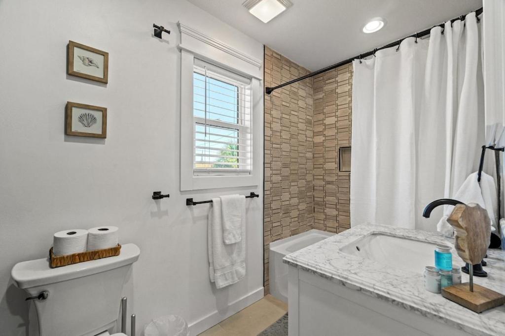 Newly Remodeled Beachfront Townhome - Sleeps 14 Panama City Beach Bagian luar foto