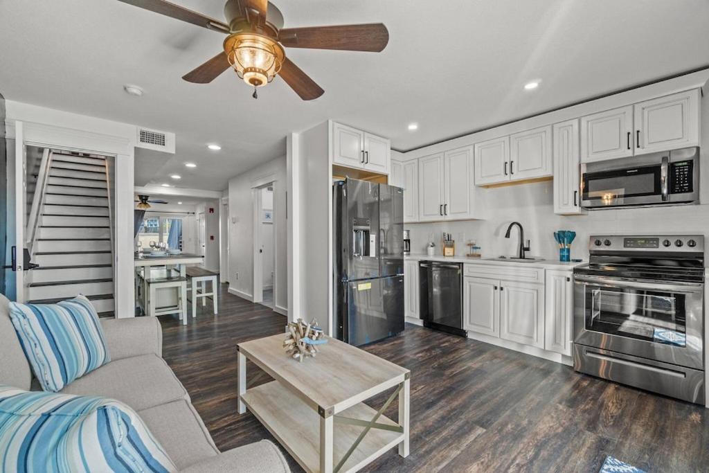 Newly Remodeled Beachfront Townhome - Sleeps 14 Panama City Beach Bagian luar foto
